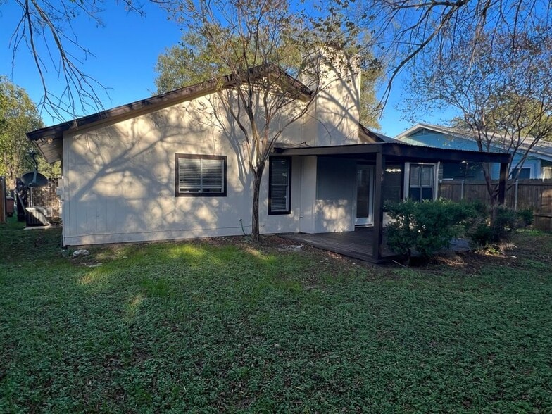 Building Photo - 5909 Avery Island Ave