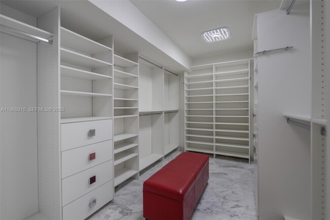 Building Photo - 19195 NE 36th Pl