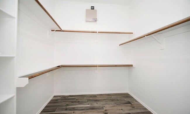 Building Photo - 24918 Oconee Dr