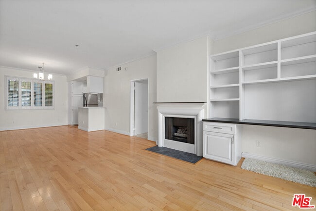 Building Photo - 1225 Armacost Ave