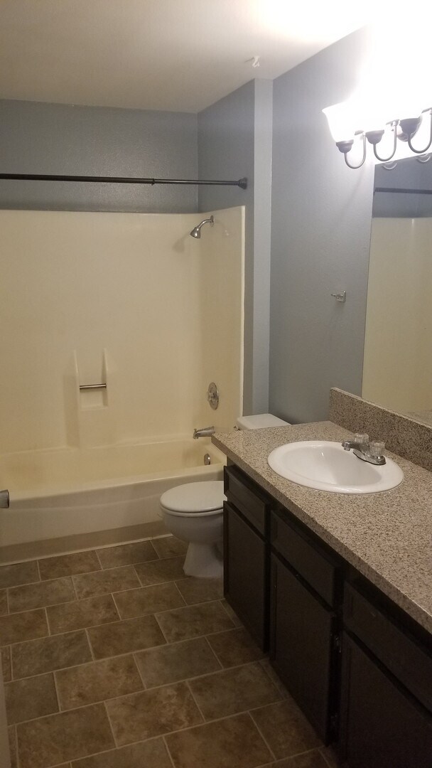 Building Photo - Gorgeous and Comfortable - Dual Master Sui...