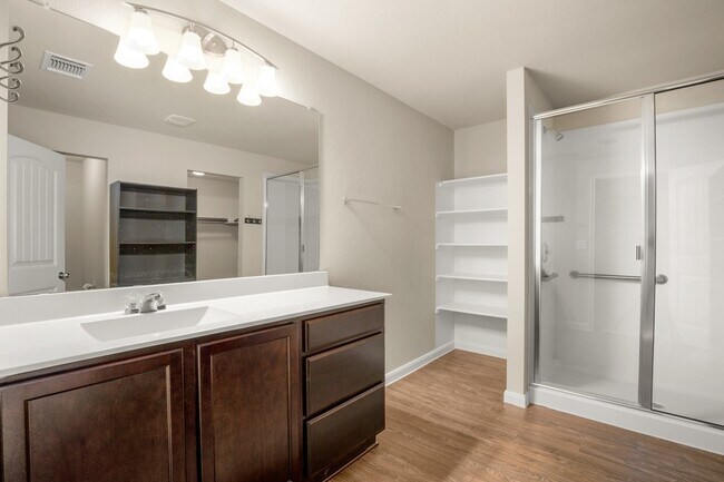 Building Photo - Comfortable 3BR / 2BA Home with Island Kitchen & Private Backyard