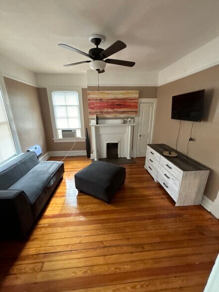 Building Photo - 1231 18th St