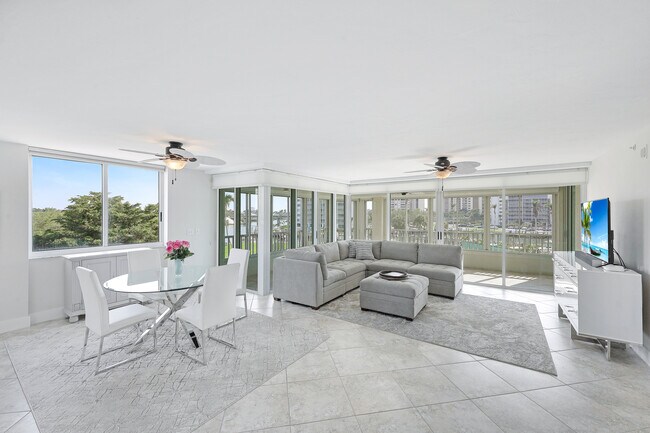 Building Photo - 25 Bluebill Ave