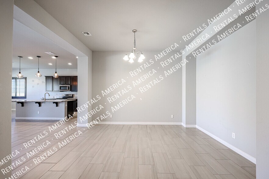 Building Photo - 8544 W Midway Ave