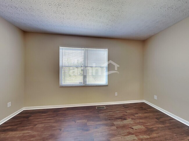 Building Photo - 402 Rolling Acre Dr