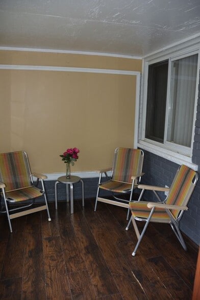 Building Photo - 24271 Kenosha St