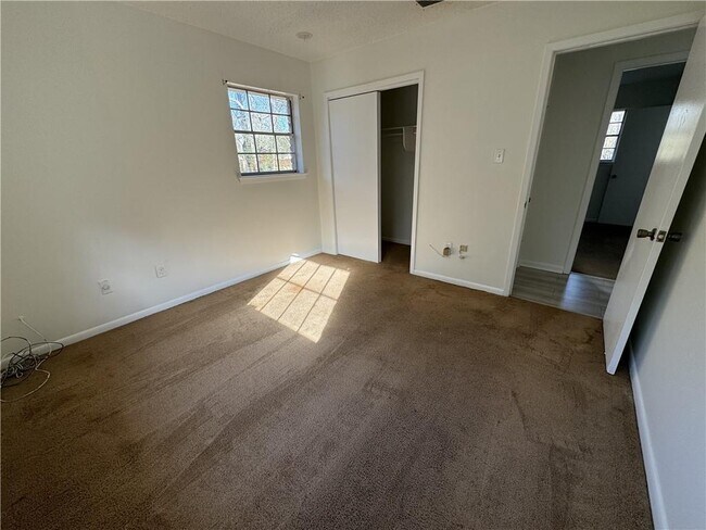 Building Photo - 7445 Bowers Ln