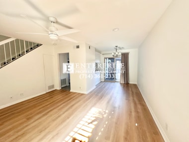 Building Photo - Luxury Living Made Easy: Your Tustin 2-Bedroom Condo Awaits with a Pool and Tennis Courts