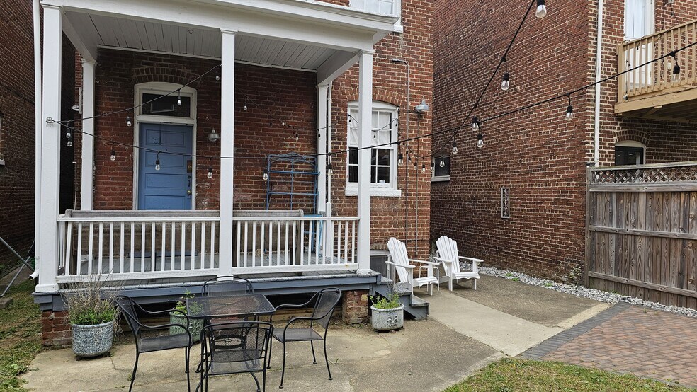 Building Photo - 2611 W Grace St