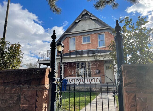 Building Photo - 261 27th St