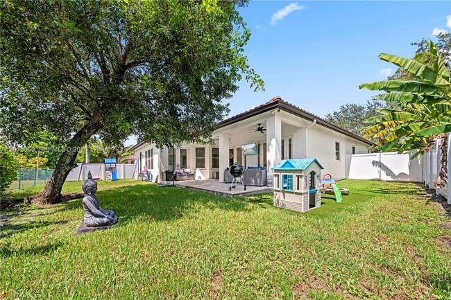Building Photo - 2133 SW 118th Ave