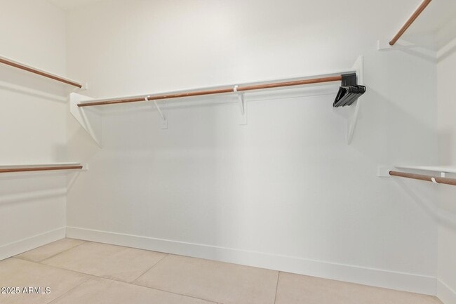 Building Photo - 8414 W Northview Ave