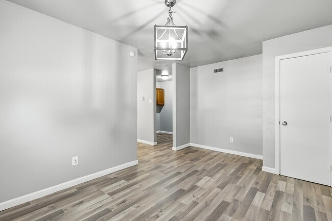 Building Photo - 3BR/2.0BA Single Family - Carrollton