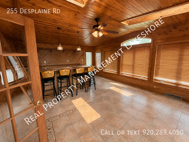 Building Photo - 255 Desplaine Rd