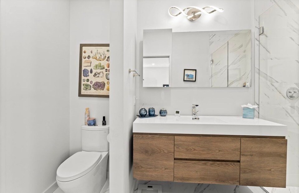 Building Photo - 191 Condor St