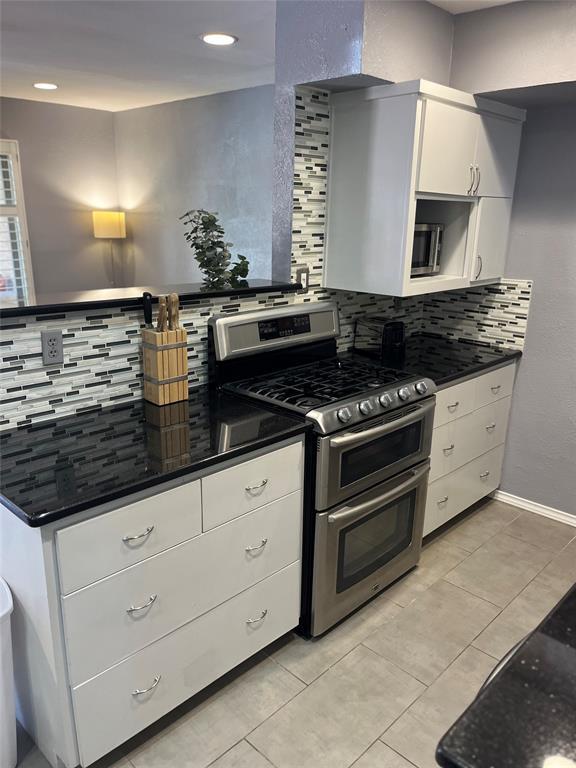 Building Photo - 505 W 7th St