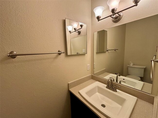 Building Photo - 808 Lone Star Dr