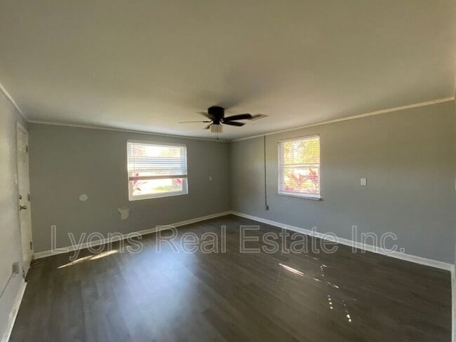 Building Photo - 1537 Piney Rd