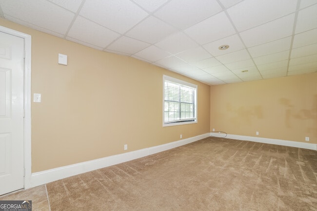 Building Photo - 1255 Bishop's Ln