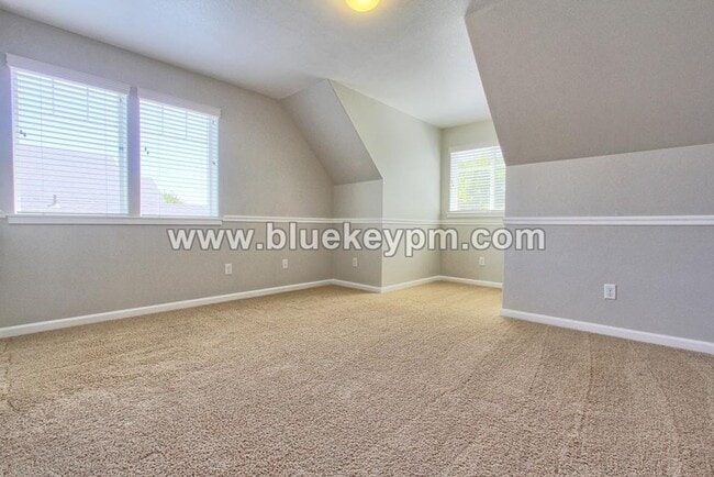Building Photo - 3 Bed, 2.5 Bath Home in Battle Ground With Primary Suite on Main Floor