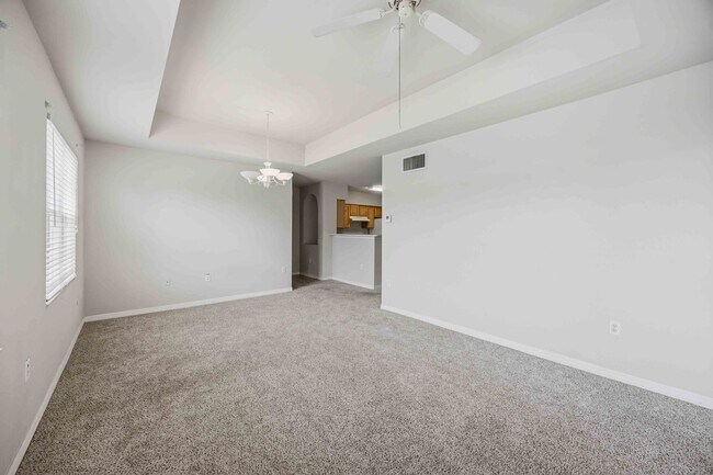 Building Photo - 1195 Villagio Cir