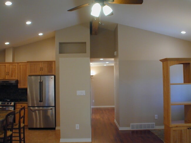 Building Photo - 314 Savannah Dr