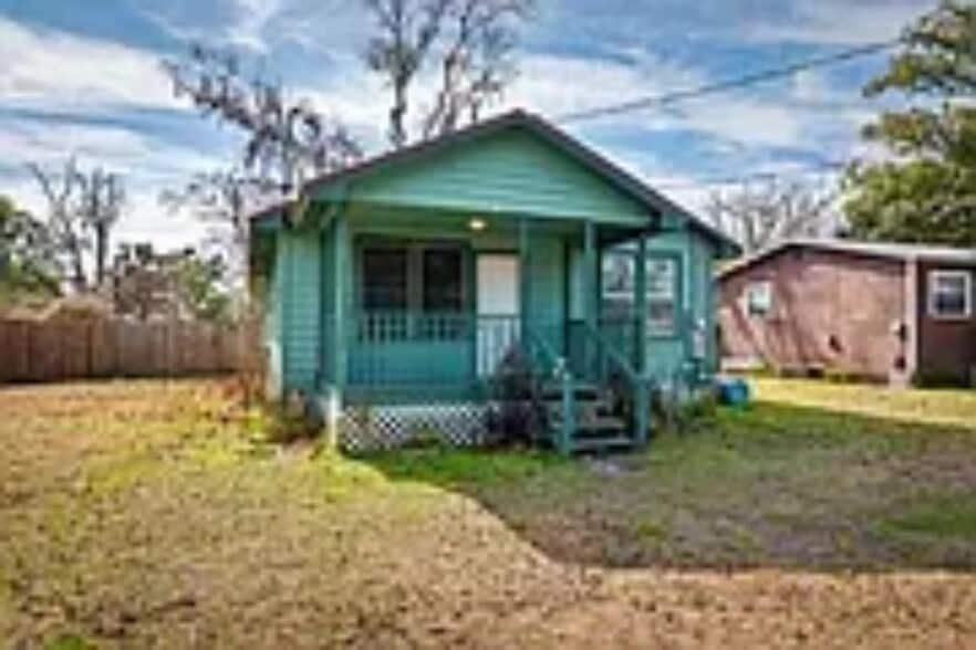 Building Photo - 250 Vernis Ave