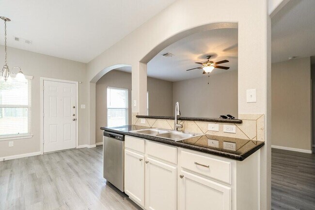Building Photo - 18460 Sunrise Maple Dr