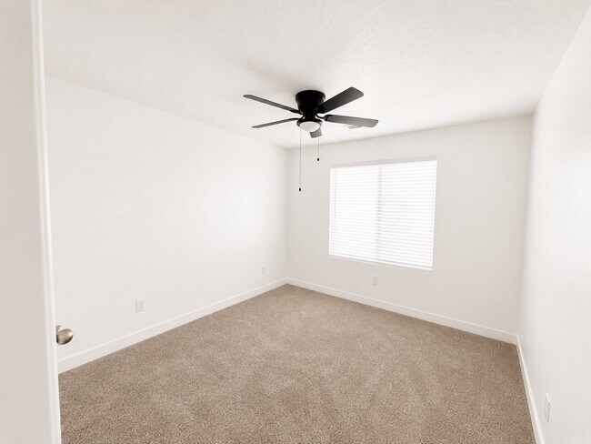 Building Photo - 1671 Cedar Mesa Dr