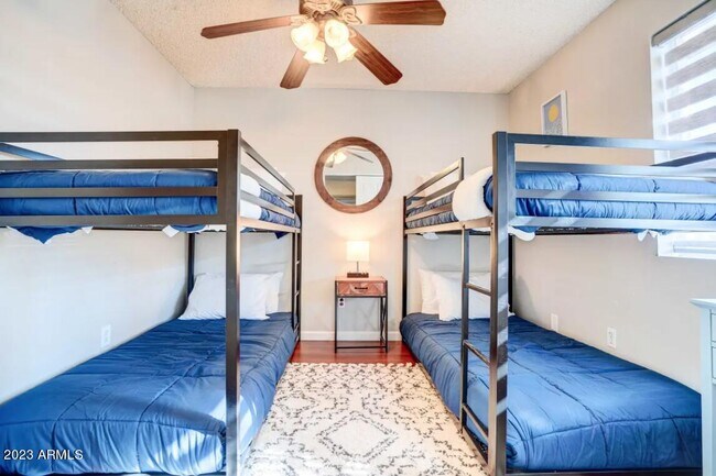 Building Photo - 1648 W Grovers Ave