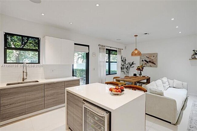 Building Photo - 650 NE 193rd Terrace