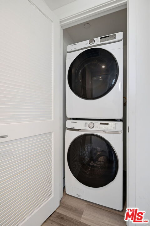 Building Photo - 667 N Wilton Pl