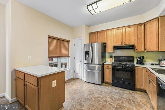 Building Photo - 14090 Malta St