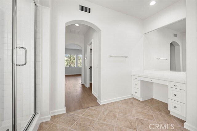 Building Photo - 2556 Pearblossom St