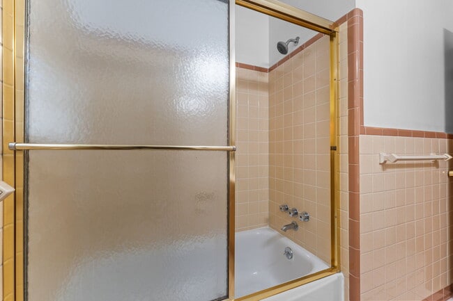 Building Photo - 1055 Inverness Rd