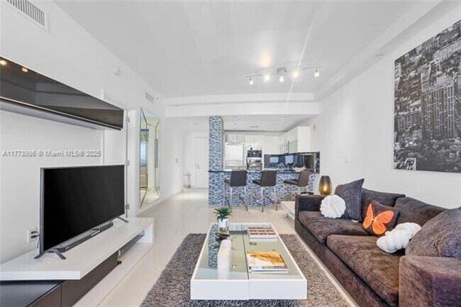 Building Photo - 17121 Collins Ave