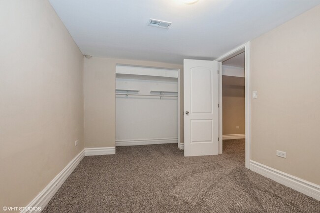Building Photo - 9157 S Avers Ave