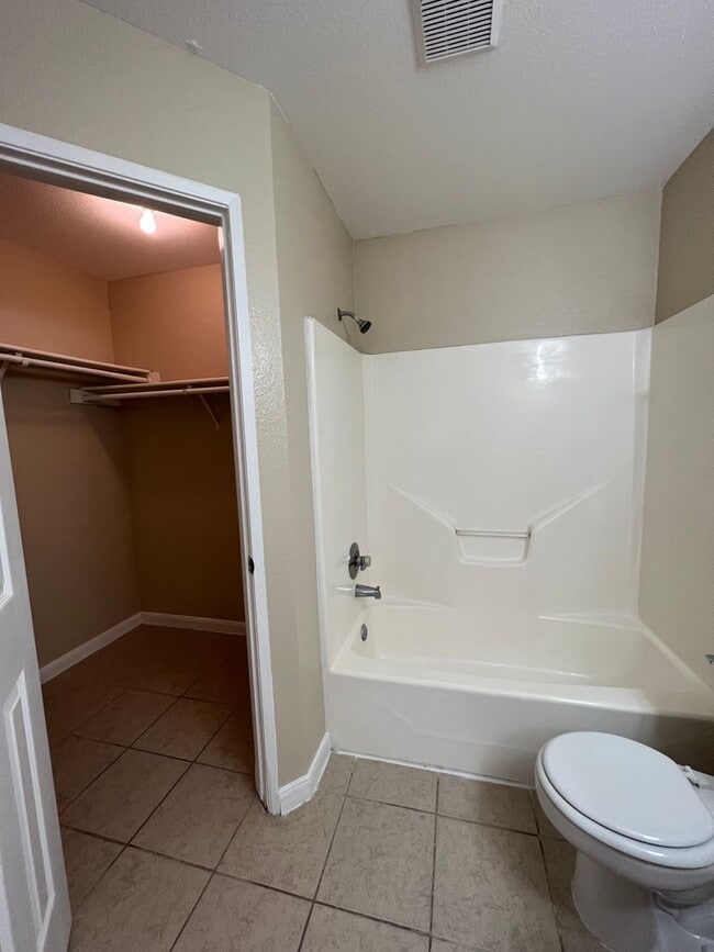 Building Photo - Newly refreshed 2BD/2BA duplex in Eagle Lake, TX.