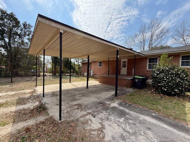 Building Photo - Lexington- Downtown Lexington - Call Lexington office for tours 803-359-0793