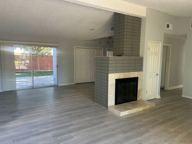 Building Photo - 22859 Valerio St