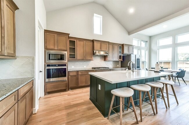 Building Photo - 28289 Emerald Bnd