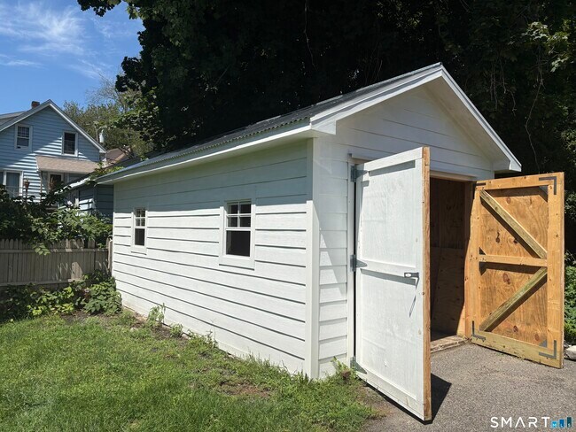 Building Photo - 324 Villa Ave