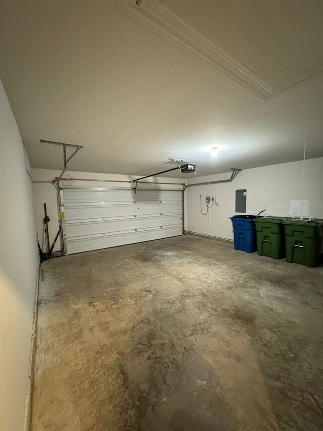 Building Photo - Spacious 4BR House in Aubrey