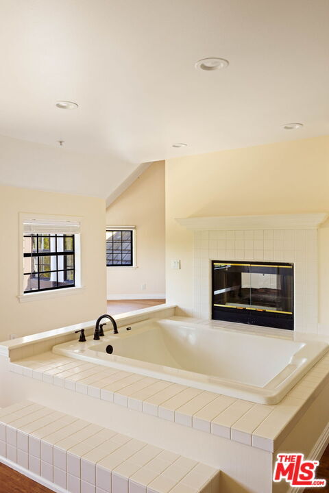 Building Photo - 5237 San Feliciano Dr