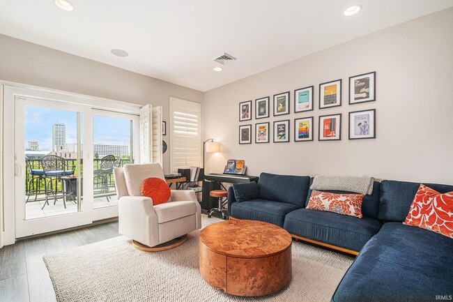 Building Photo - 112 S Niles Ave