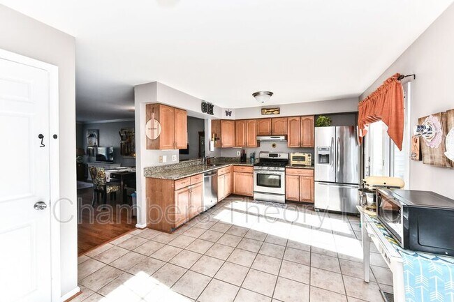 Building Photo - 7245 Worsley Way