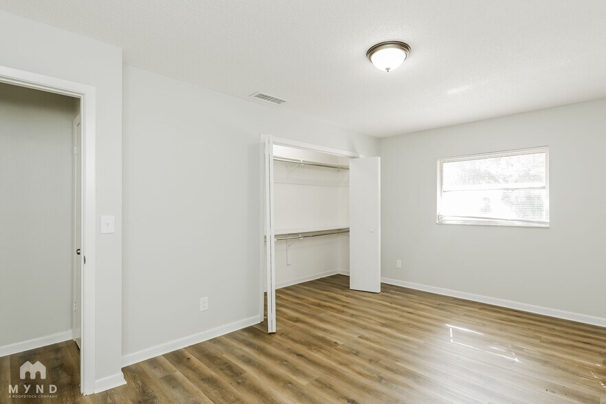 Building Photo - 170 W Crystal Lake Ave