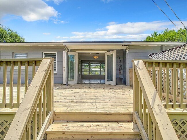 Building Photo - 3753 Benson Ave N