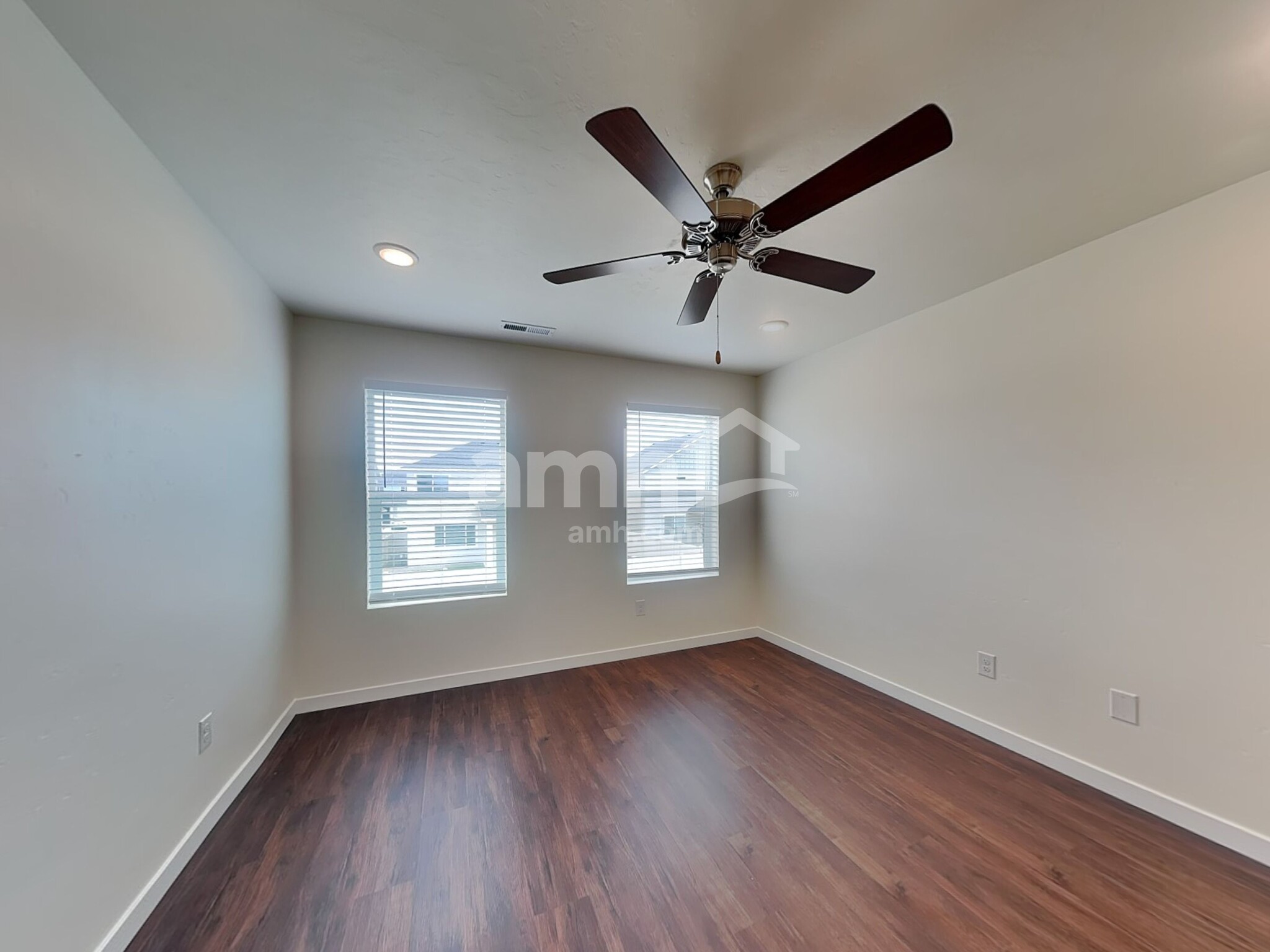 Building Photo - 1480 N Garnet Creek Ave